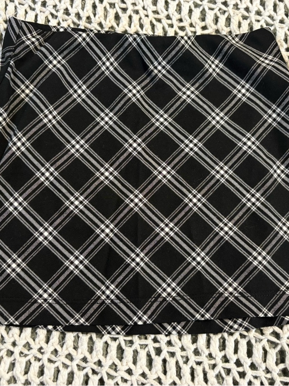Girls Old Navy Black Plaid Skirt Size Large